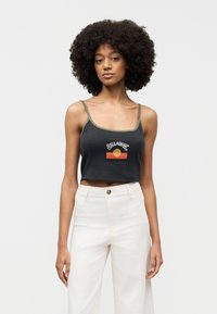 Спортивный топ