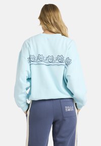 Спортивная толстовка Спортивная толстовка