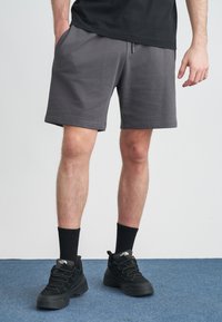 Шорты Шорты