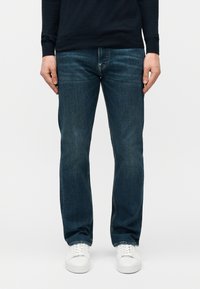 Узкие джинсы Узкие джинсы