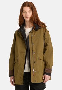 Короткое пальто