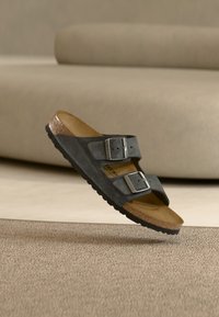 Сандалии Сандалии