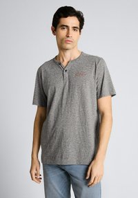 Футболка Футболка