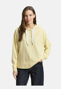 Пуловер с капюшоном