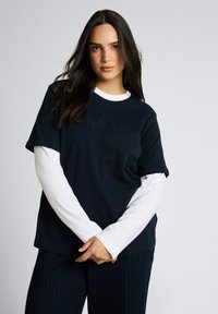 Футболка Футболка