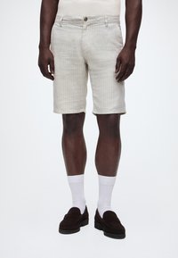 Шорты Шорты