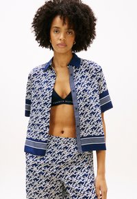 Блузка-рубашка Блузка-рубашка