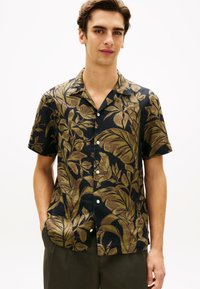 Рубашка с коротким рукавом