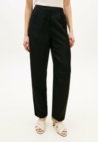 Широкие брюки Широкие брюки