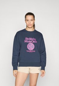 Спортивная толстовка