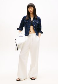 Широкие брюки Широкие брюки