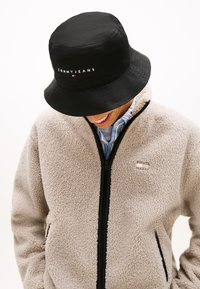 Шляпа Шляпа