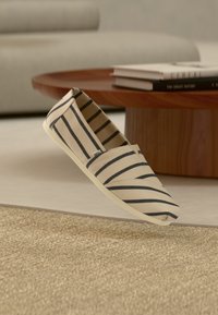 Кеды без шнуровки