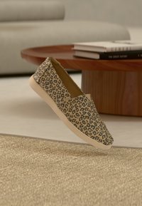 Кеды без шнуровки