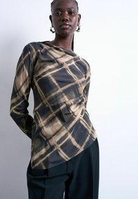 Блузка Блузка