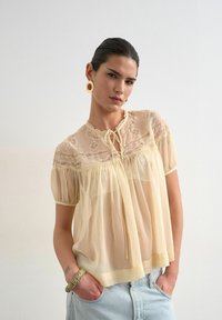 Блузка Блузка