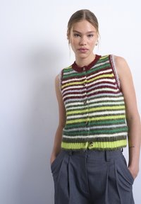 Жилет Жилет