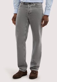 Прямые джинсы Прямые джинсы