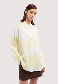 Атласная блузка