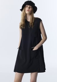 Короткое платье