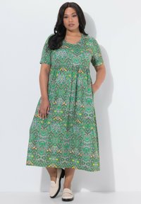 Летнее платье