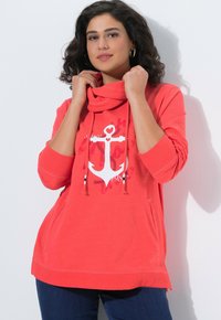 Пуловер с капюшоном