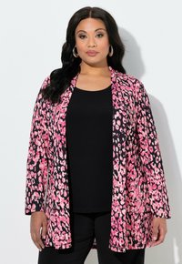 Короткое пальто