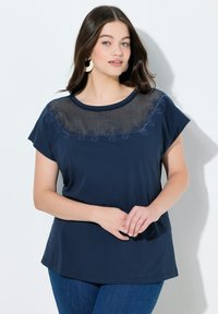 Футболка Футболка