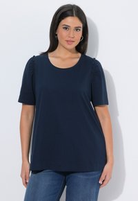 Футболка Футболка