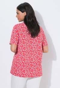 Футболка Футболка