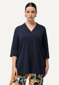 Длинная майка Длинная майка