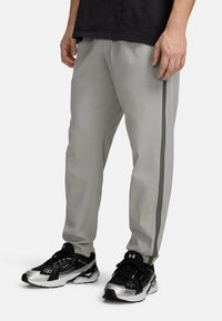 Спортивные штаны Спортивные штаны