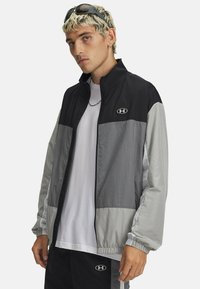 Спортивная куртка