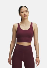 Спортивный топ Спортивный топ