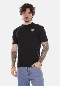 Футболка Футболка