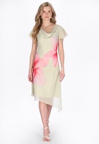 Летнее платье