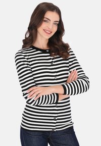 Длинный жилет