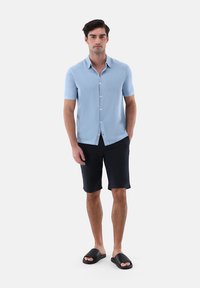 Рубашка с коротким рукавом Рубашка с коротким рукавом