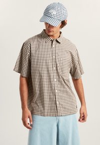 Рубашка с коротким рукавом Рубашка с коротким рукавом