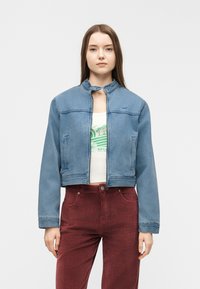 Джинсовая куртка Джинсовая куртка