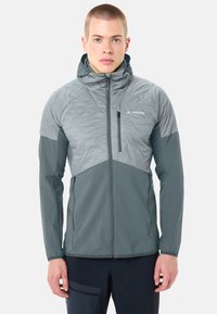 Спортивная куртка