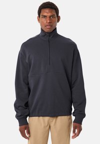 Спортивная кофта