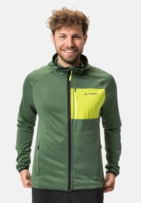 Спортивная куртка