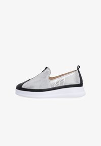 Полуботинки