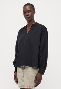 Блузка Блузка