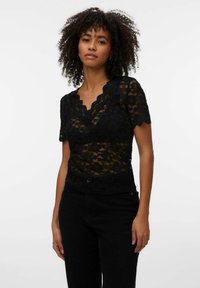 Кружевная блузка