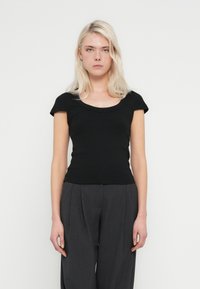 Футболка Футболка