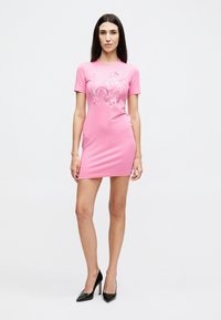 Короткое платье