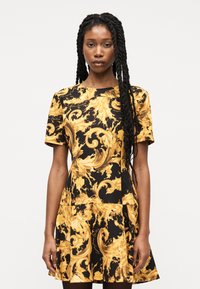 Короткое платье