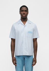 Рубашка с коротким рукавом